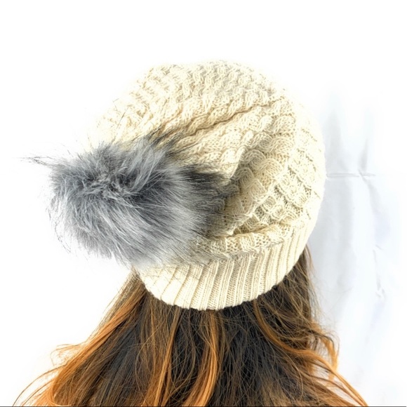 Slouch Beanie With Pom Ivory - Picture 2 of 5